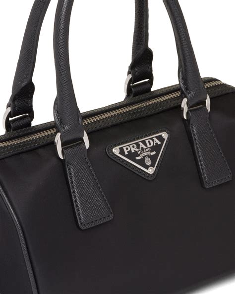 modelos de bolsos prada|bolso de prada emblemático.